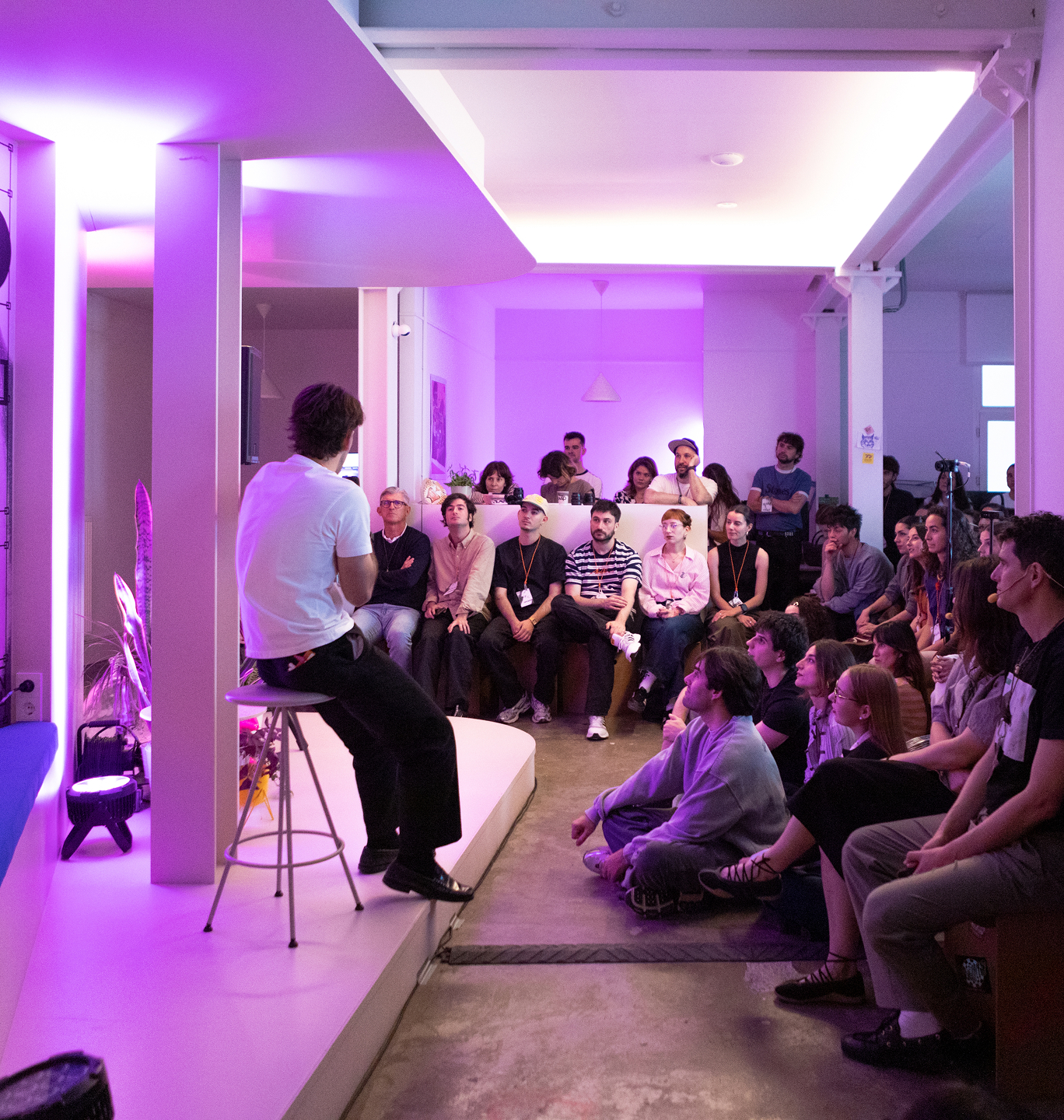 Jon Blanco presentando sus proyectos