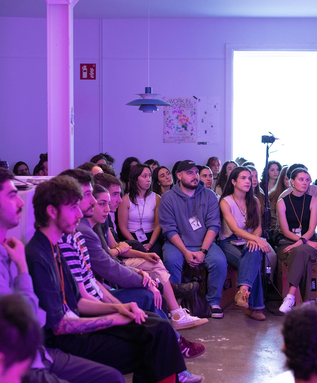 Público del WIP atento a la charla